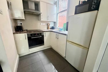 1 bed studio, Clarkegrove Road, Broomhall, Sheffield, S102NJ - Image 2