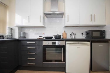 4 bed house, Blue Fox Close, City Centre, Leicester, LE30EE - Image 2