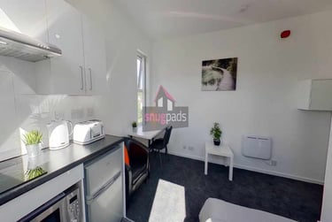 1 bed house, Salford, Ellesmere Park, M300DX - Image 5