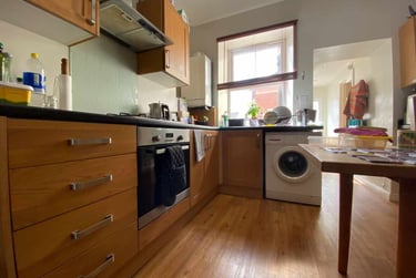 4 bed flat, Cathays, Cardiff, CF244ER - Image 2