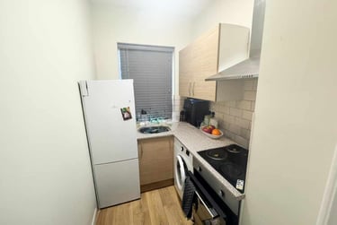 1 bed studio, Adamsdown, Adamstown, Cardiff, CF240LD - Image 2