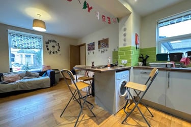 6 bed house, Cathays, Cardiff, CF244AW - Image 1