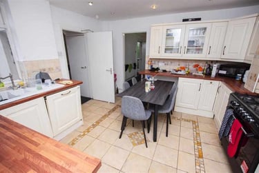 5 bed house, Pershore Road, Selly Park, Birmingham, B297NG - Image 2