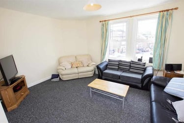 5 bed house, Raddlebarn Road, Selly Park, Birmingham, B296HQ - Image 1