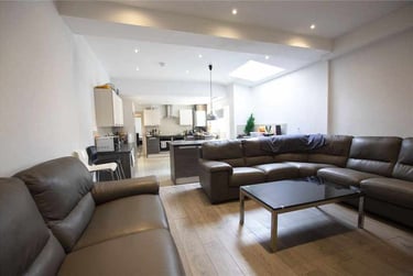 8 bed house, Dawlish Road, Selly Park, Birmingham, B297AH - Image 2