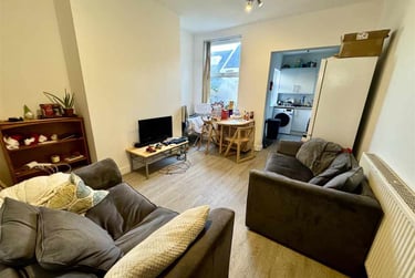 4 bed house, Warwick Street, Crookesmoor, Sheffield, S101LX - Image 2