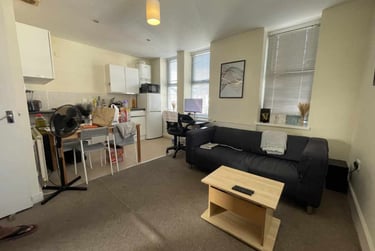 1 bed house, Cathays, Cardiff, CF244EE - Image 2