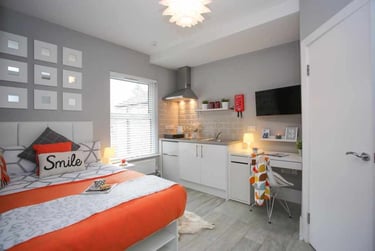 1 bed flat, (Studio) Demontfort Street, Highfields, Leicester, LE17GW - Image 1