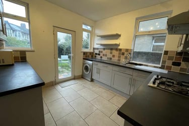 3 bed house, Splott, Cardiff, CF242PH - Image 2