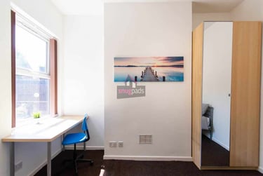 1 bed flat, Salford, Ellesmere Park, M300DX - Image 2