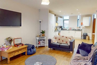 3 bed house, White Friars, Highfields, Leicester, LE15NF - Image 1