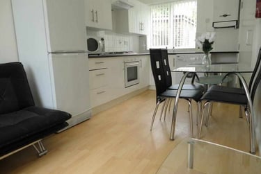 5 bed house, Roman Way, Selly Park, Birmingham, B152SL - Image 3