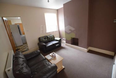 2 bed house, Burns Street, Aylestone Park, Leicester, LE26DB - Image 3