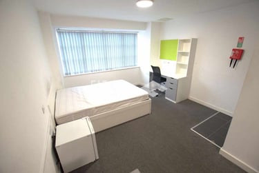 1 bed studio, Tudor Road, City Centre, Leicester, LE35HU - Image 1