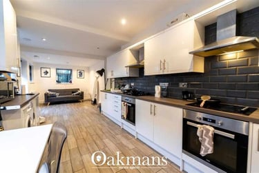6 bed house, City Road, Smethwick, Birmingham, B160NL - Image 3