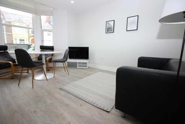 1 bed house, Cathays, Cardiff, CF103EE - Image 2