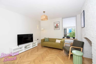 8 bed flat, Wilmslow Road, Withington, Manchester, M204AN - Image 1