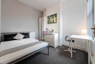 3 bed house, Salford, Irlams O' Th' Height, M67FQ - Image 4