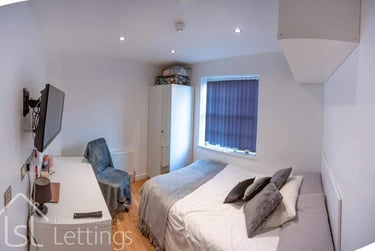2 bed flat, West Street, Highfields, Leicester, LE16XQ - Image 2