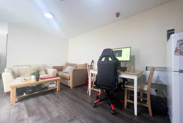 1 bed flat, Roath, Cathays, Cardiff, CF244RP - Image 2