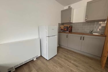 1 bed studio, Cathays, Cardiff, CF244BY - Image 4