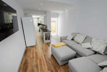 6 bed house, Hubert Road, Selly Park, Birmingham, B296EP - Image 1