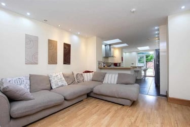 6 bed house, Hubert Road, Selly Park, Birmingham, B296EP - Image 1