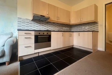 1 bed flat, Cardiff Bay, Cardiff, CF105GX - Image 3
