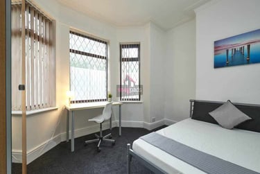 5 bed house, Salford, Irlams O' Th' Height, M67HP - Image 7