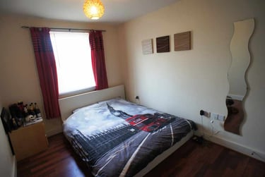 2 bed flat, Cardiff Bay, Cardiff, CF104RD - Image 5