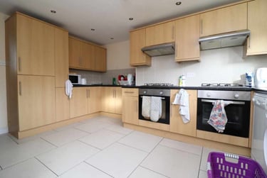 7 bed house, Cathays, Cardiff, CF244BY - Image 2