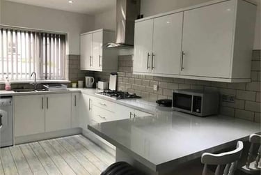 5 bed house, Alexandra Terrace, Uplands, Swansea, SA20DU - Image 1