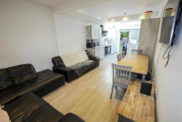 7 bed house, Teignmouth Road, Selly Park, Birmingham, B297BA - Image 2