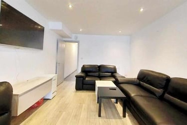 7 bed house, Tiverton Road, Selly Park, Birmingham, B296DB - Image 1