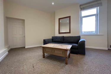1 bed flat, Roath, Adamstown, Cardiff, CF241DT - Image 1