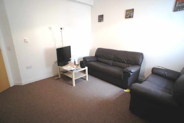 5 bed house, Adamsdown, Adamstown, Cardiff, CF240EQ - Image 2