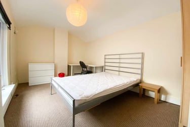 3 bed flat, Roath, Plasnewydd, Cardiff, CF243BQ - Image 5