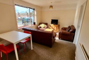 4 bed house, Mottram Close, Earlham, Norwich, NR58HL - Image 1