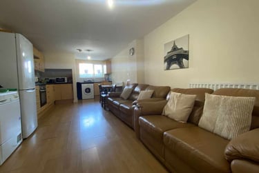 3 bed house, Lakeside, Cyncoed, Cardiff, CF236DW - Image 3