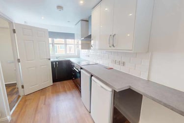 4 bed house, Blue Fox Close, City Centre, Leicester, LE30EE - Image 4