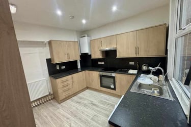 6 bed house, Ecclesall Road, Sharrowvale, Sheffield, S118PJ - Image 2