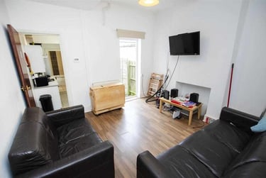 4 bed house, Dawlish Road, Selly Park, Birmingham, B297AH - Image 1
