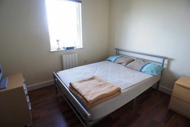 2 bed flat, Cardiff Bay, Cardiff, CF104RD - Image 7