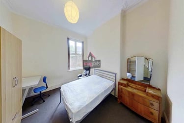 8 bed house, Salford, Seedley, M67EL - Image 6