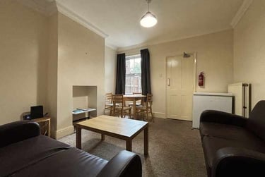 4 bed house, Merton Road, City Centre, Norwich, NR23TT - Image 2