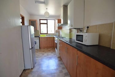 3 bed house, Gainsborough Road, Knighton, Leicester, LE23DE - Image 1