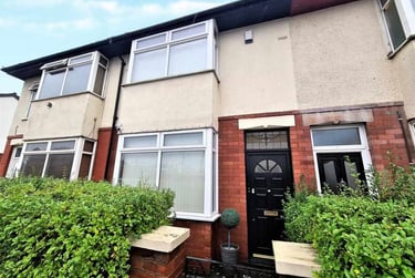 2 bed house, St. Georges Road, Deepdale, Preston, PR16SL - Image 1
