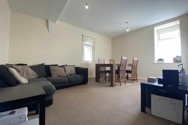 2 bed flat, Adamsdown, Adamstown, Cardiff, CF240EZ - Image 1