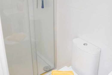 1 bed flat, Extra Large Studio, Demontfort Street, Highfields, Leicester, LE17GW - Image 9