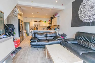 7 bed house, Heeley Road, Selly Park, Birmingham, B296EJ - Image 2